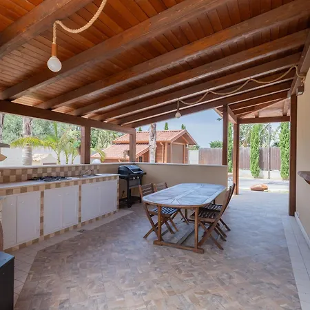Kamara Villa *
